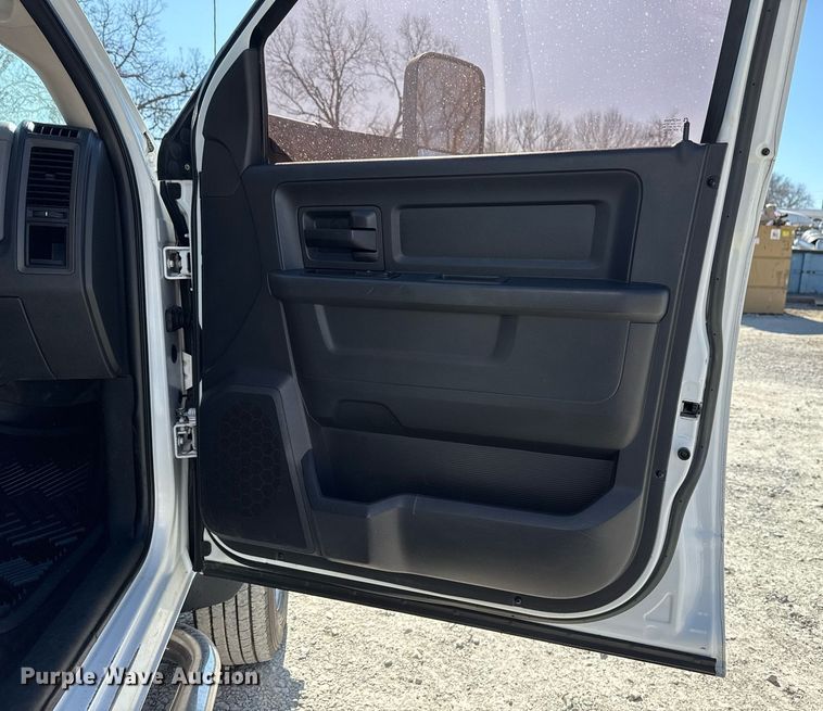 image for item DM5609 2012 Dodge Ram 5500HD Crew Cab utility / service truck