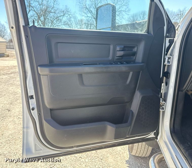 image for item DM5610 2012 Dodge Ram 5500HD Crew Cab flatbed truck