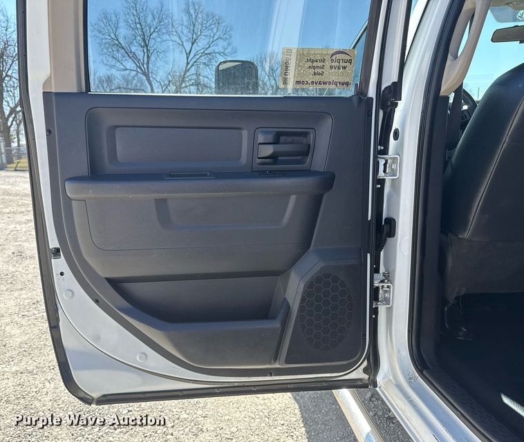 image for item DM5610 2012 Dodge Ram 5500HD Crew Cab flatbed truck