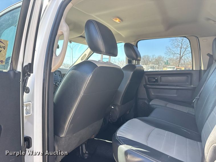 image for item DM5610 2012 Dodge Ram 5500HD Crew Cab flatbed truck