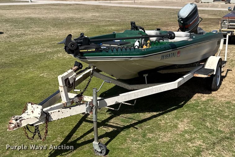 image for item DO0442 1981 Ranger V158 boat