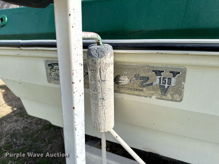 image for item DO0442 1981 Ranger V158 boat