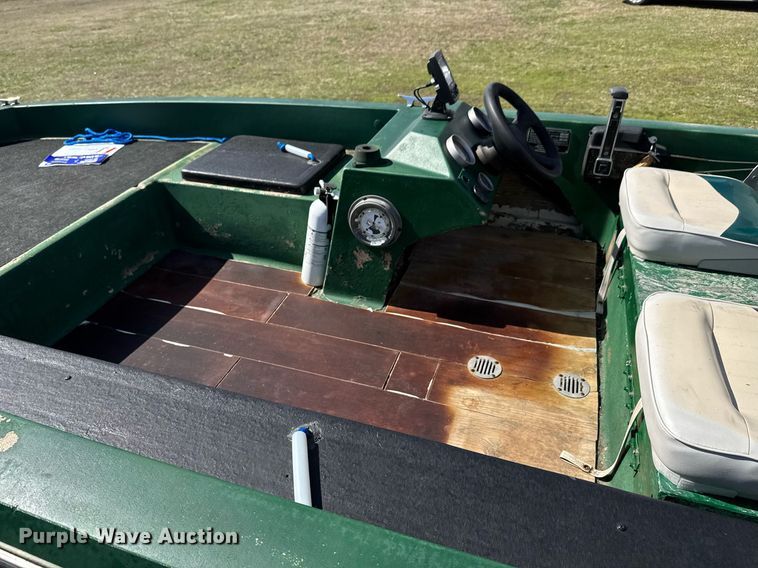 image for item DO0442 1981 Ranger V158 boat