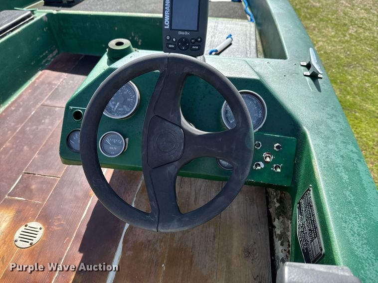 image for item DO0442 1981 Ranger V158 boat