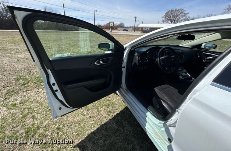 image for item DO0443 2015 Chrysler 200 