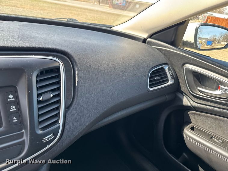 image for item DO0443 2015 Chrysler 200 