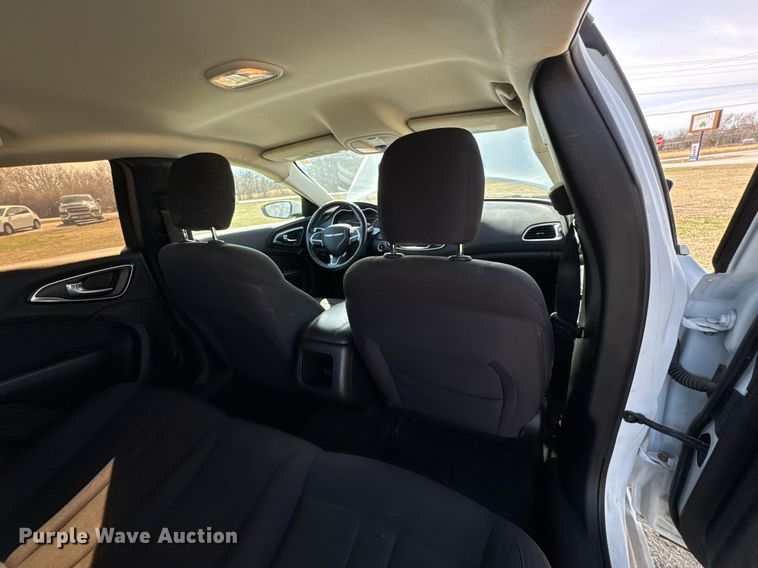 image for item DO0443 2015 Chrysler 200 