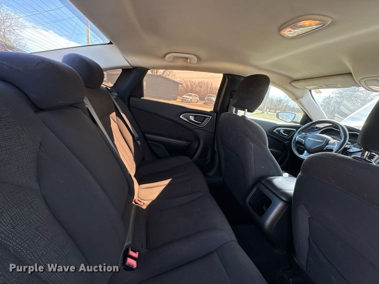 image for item DO0443 2015 Chrysler 200 