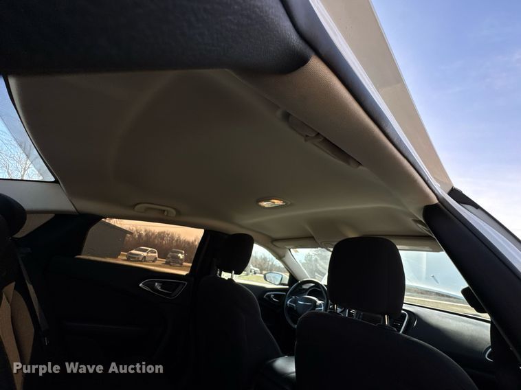 image for item DO0443 2015 Chrysler 200 