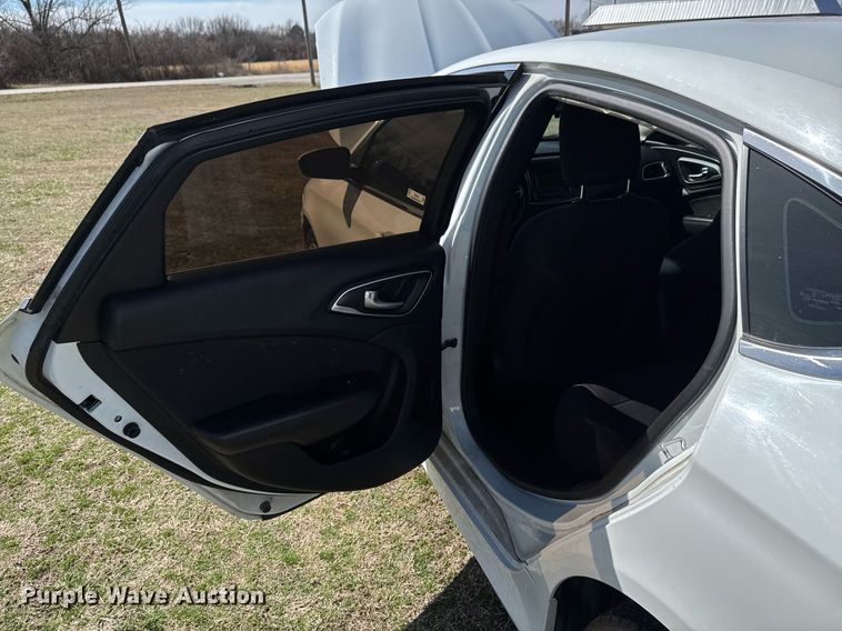 image for item DO0443 2015 Chrysler 200 