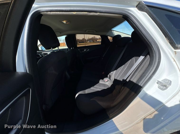 image for item DO0443 2015 Chrysler 200 