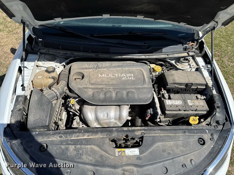 image for item DO0443 2015 Chrysler 200 