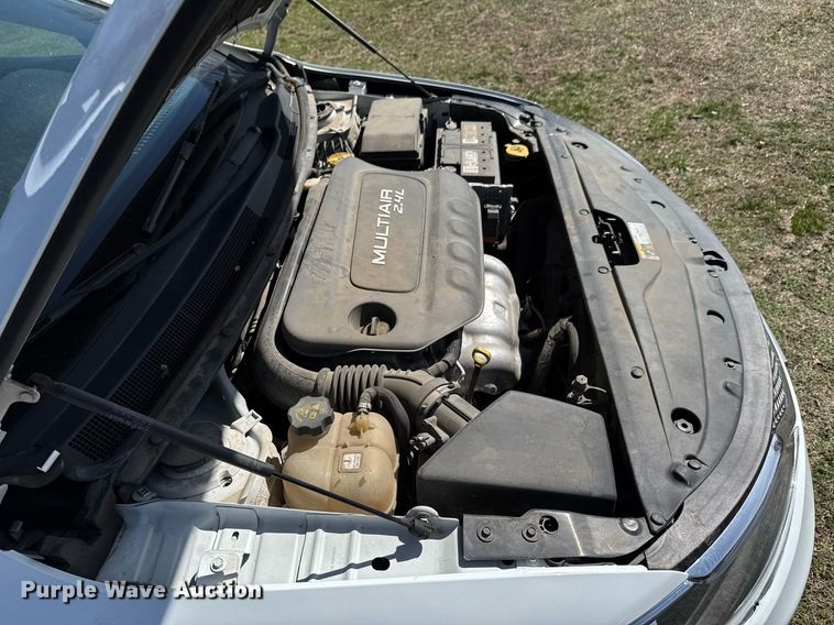 image for item DO0443 2015 Chrysler 200 