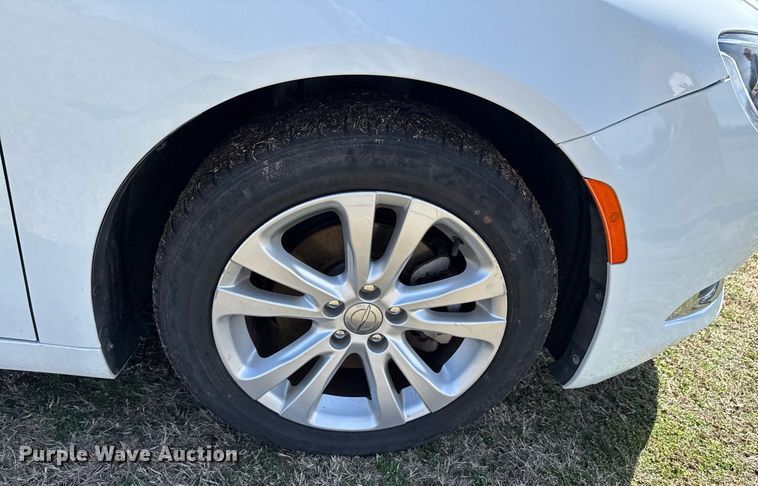 image for item DO0443 2015 Chrysler 200 