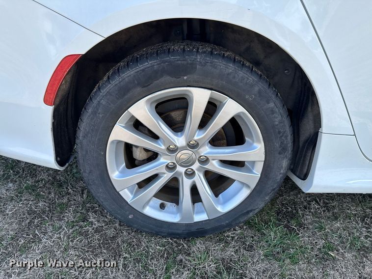 image for item DO0443 2015 Chrysler 200 