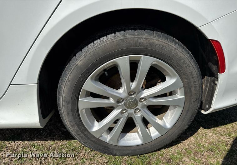 image for item DO0443 2015 Chrysler 200 