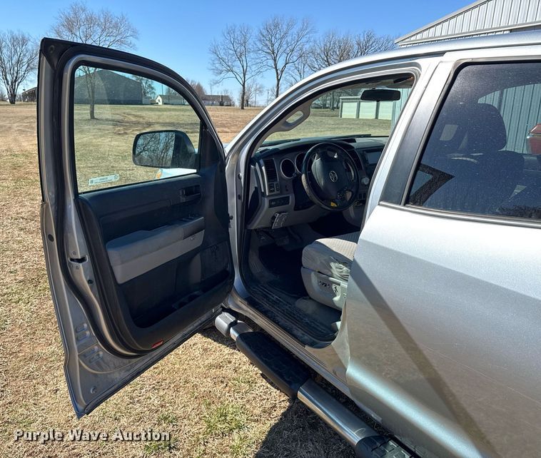 image for item DO0652 2011 Toyota Tundra Double Cab pickup truck