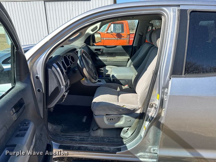 image for item DO0652 2011 Toyota Tundra Double Cab pickup truck