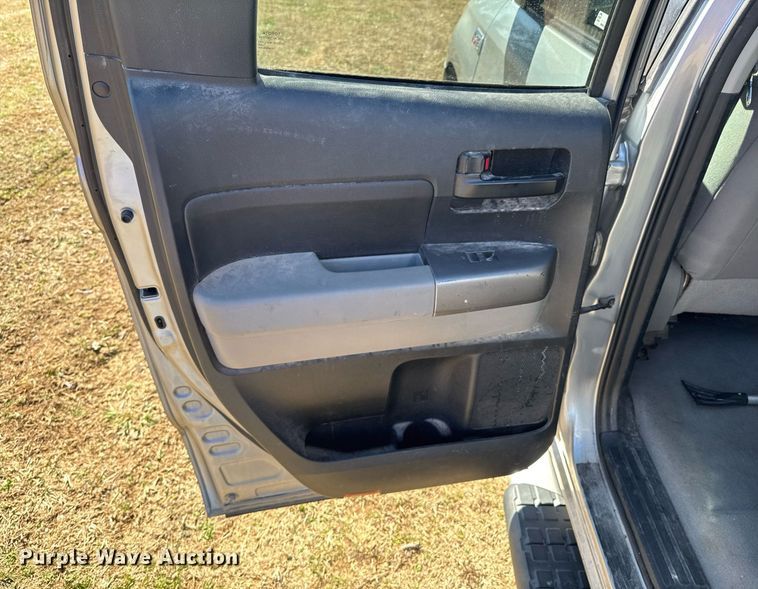 image for item DO0652 2011 Toyota Tundra Double Cab pickup truck