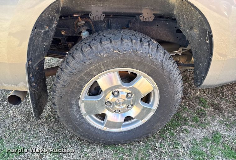 image for item DO0652 2011 Toyota Tundra Double Cab pickup truck