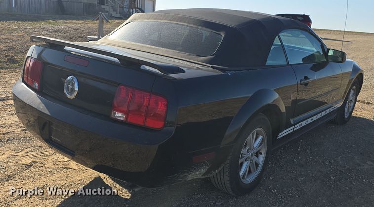 image for item DO7805 2005 Ford Mustang Convertible 