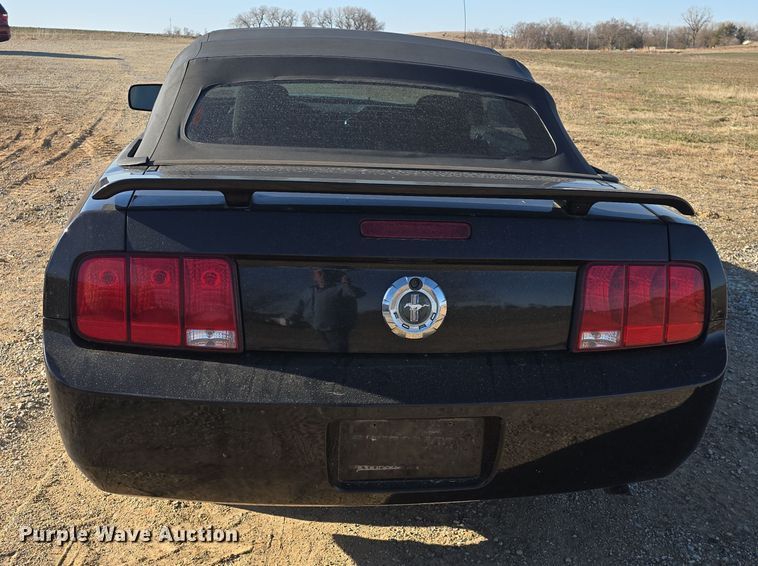 image for item DO7805 2005 Ford Mustang Convertible 