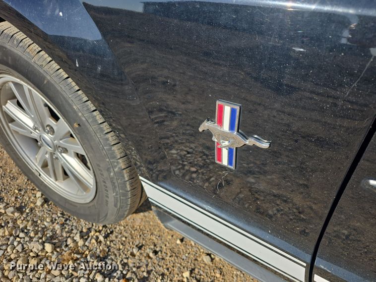 image for item DO7805 2005 Ford Mustang Convertible 