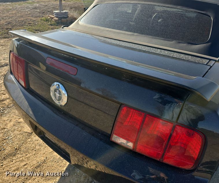 image for item DO7805 2005 Ford Mustang Convertible 