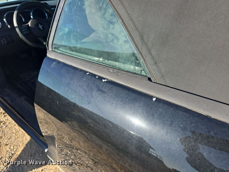 image for item DO7805 2005 Ford Mustang Convertible 