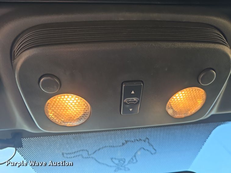 image for item DO7805 2005 Ford Mustang Convertible 