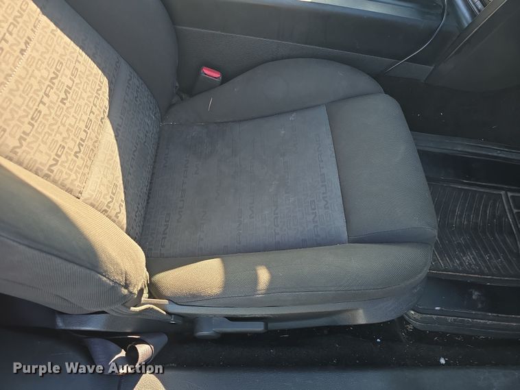 image for item DO7805 2005 Ford Mustang Convertible 