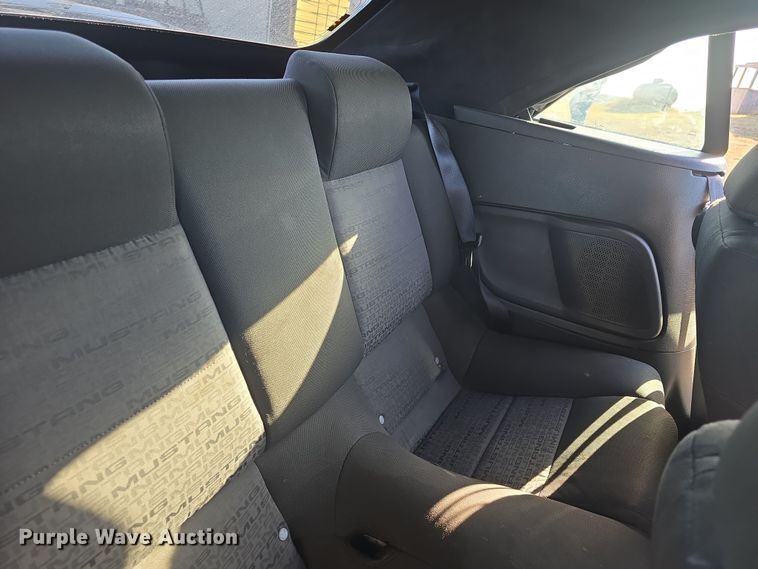 image for item DO7805 2005 Ford Mustang Convertible 