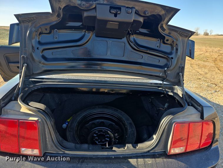 image for item DO7805 2005 Ford Mustang Convertible 