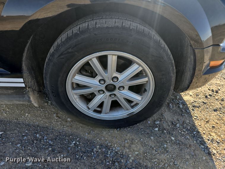 image for item DO7805 2005 Ford Mustang Convertible 