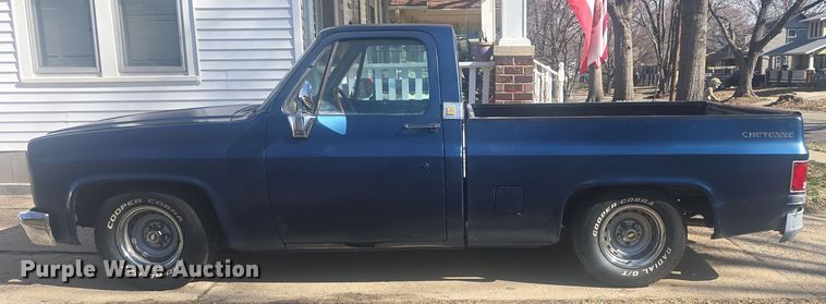 image for item DO7859 1976 Chevrolet  Cheyenne pickup truck