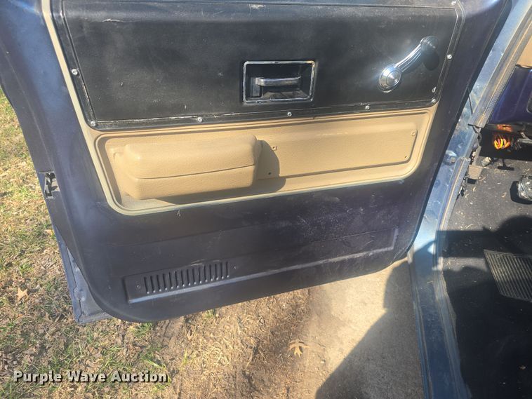 image for item DO7859 1976 Chevrolet  Cheyenne pickup truck