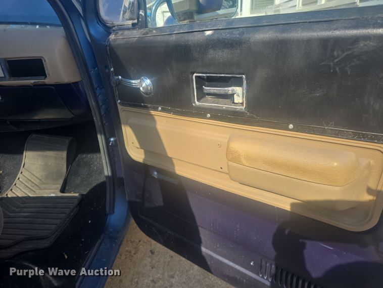 image for item DO7859 1976 Chevrolet  Cheyenne pickup truck