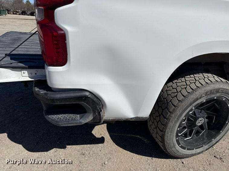 image for item DS3658 2020 Chevrolet Silverado 1500 pickup truck