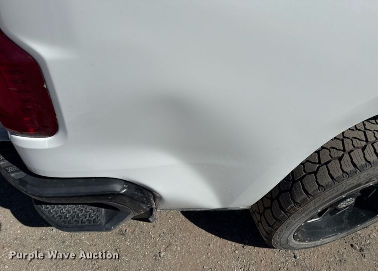 image for item DS3658 2020 Chevrolet Silverado 1500 pickup truck