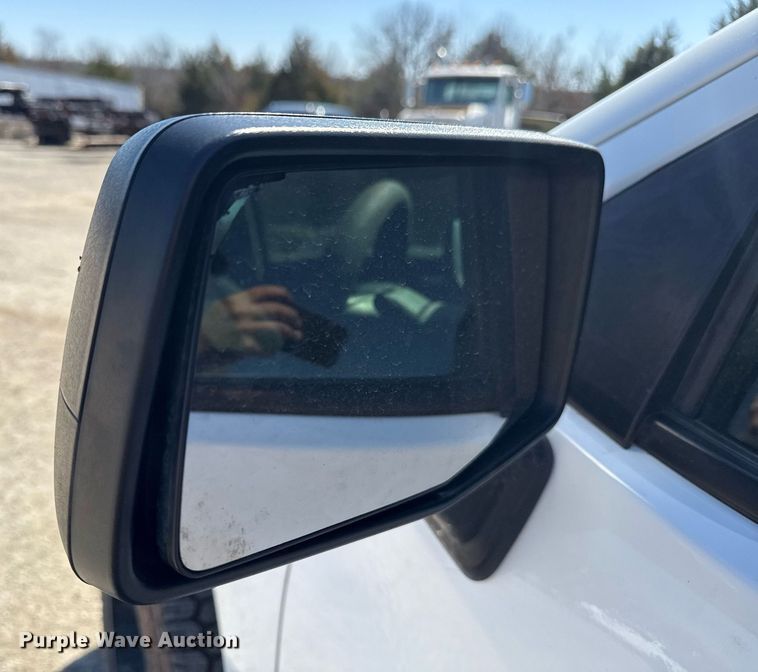 image for item DS3658 2020 Chevrolet Silverado 1500 pickup truck