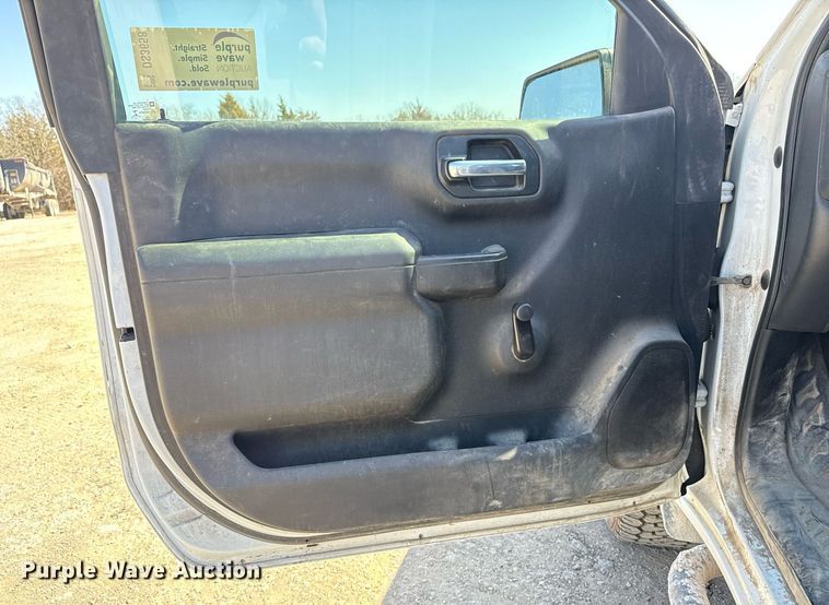 image for item DS3658 2020 Chevrolet Silverado 1500 pickup truck