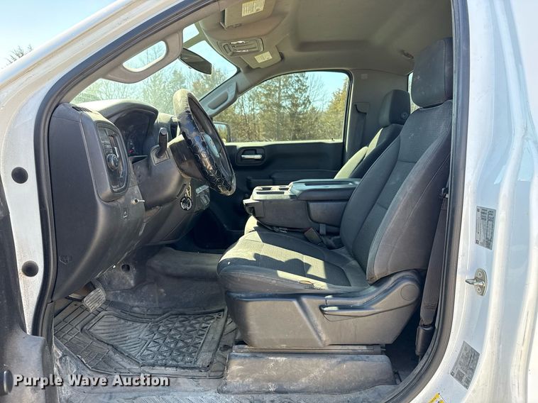 image for item DS3658 2020 Chevrolet Silverado 1500 pickup truck