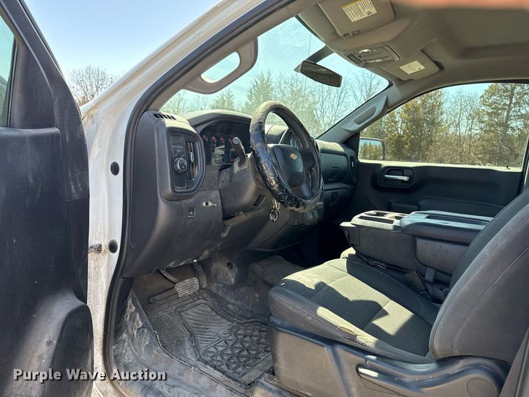 image for item DS3658 2020 Chevrolet Silverado 1500 pickup truck