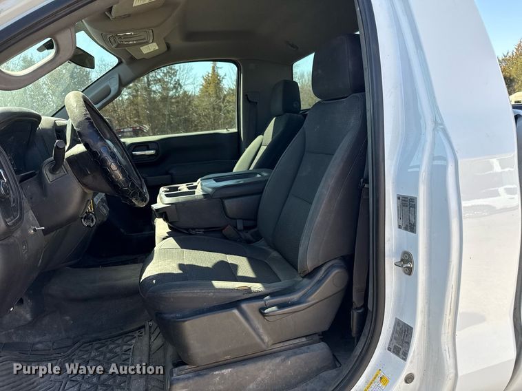 image for item DS3658 2020 Chevrolet Silverado 1500 pickup truck