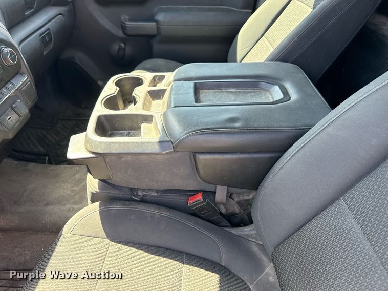 image for item DS3658 2020 Chevrolet Silverado 1500 pickup truck