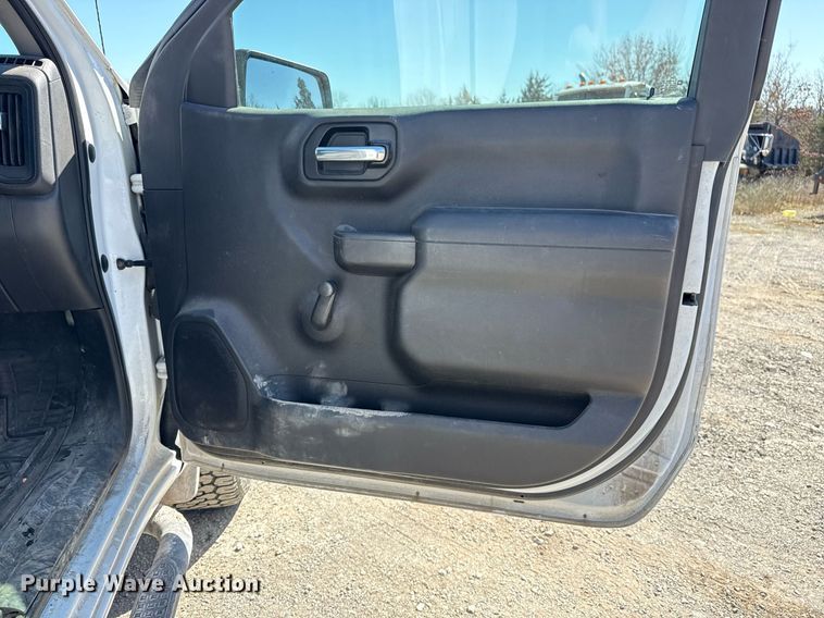 image for item DS3658 2020 Chevrolet Silverado 1500 pickup truck