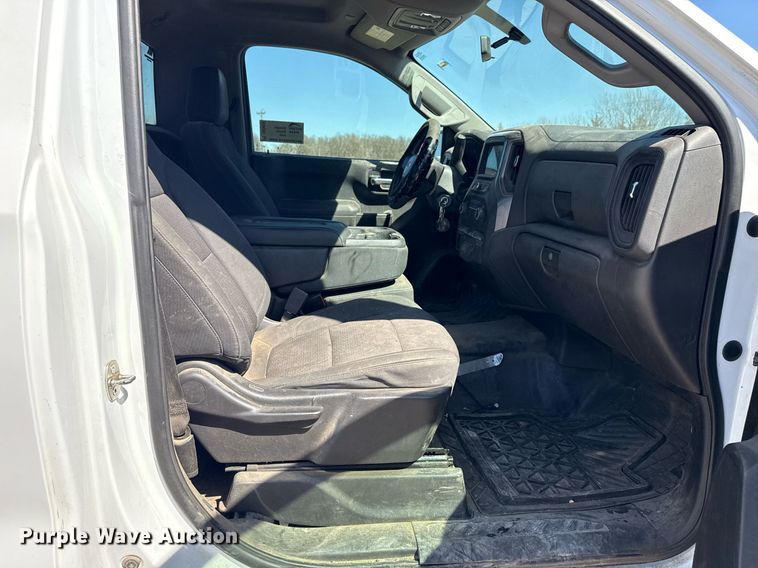 image for item DS3658 2020 Chevrolet Silverado 1500 pickup truck