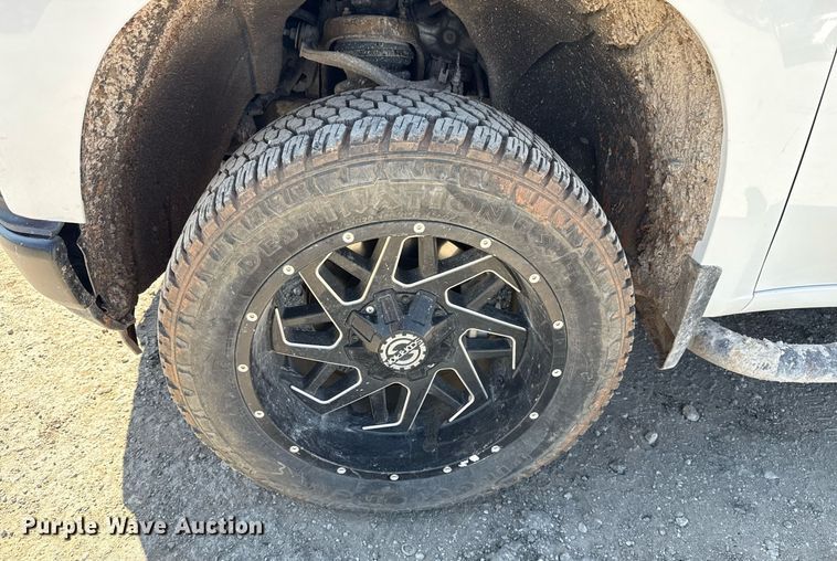 image for item DS3658 2020 Chevrolet Silverado 1500 pickup truck