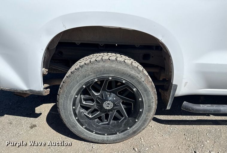 image for item DS3658 2020 Chevrolet Silverado 1500 pickup truck