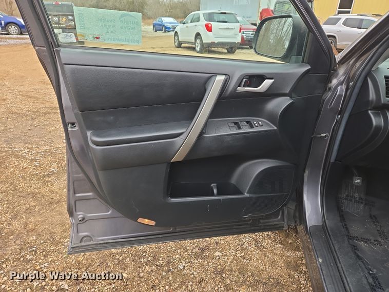 image for item DS5301 2012 Toyota Highlander SUV